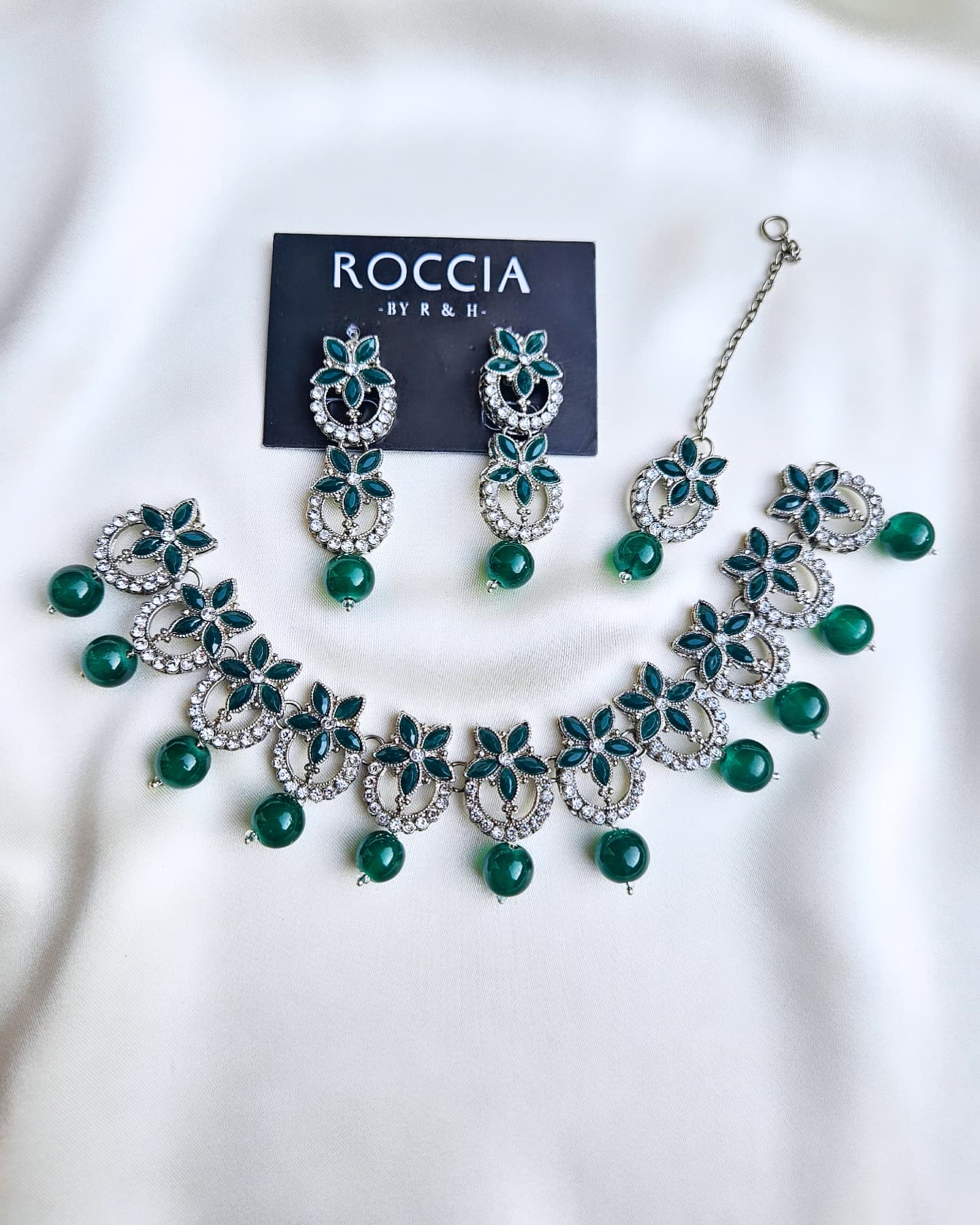 461611257_546794581133716_5039170055541982122_n_18247204960280175 Minimal Necklace Set-069 - Image 1